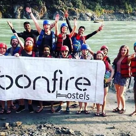 Bonfire Hostels Rishikesh Bagian luar foto