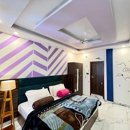 Bonfire Hostels Rishikesh Bagian luar foto