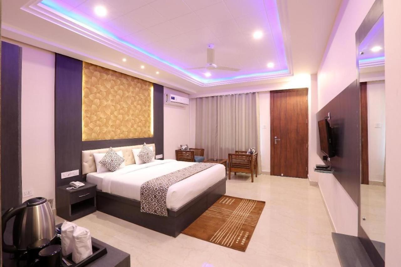 Bonfire Hostels Rishikesh Bagian luar foto