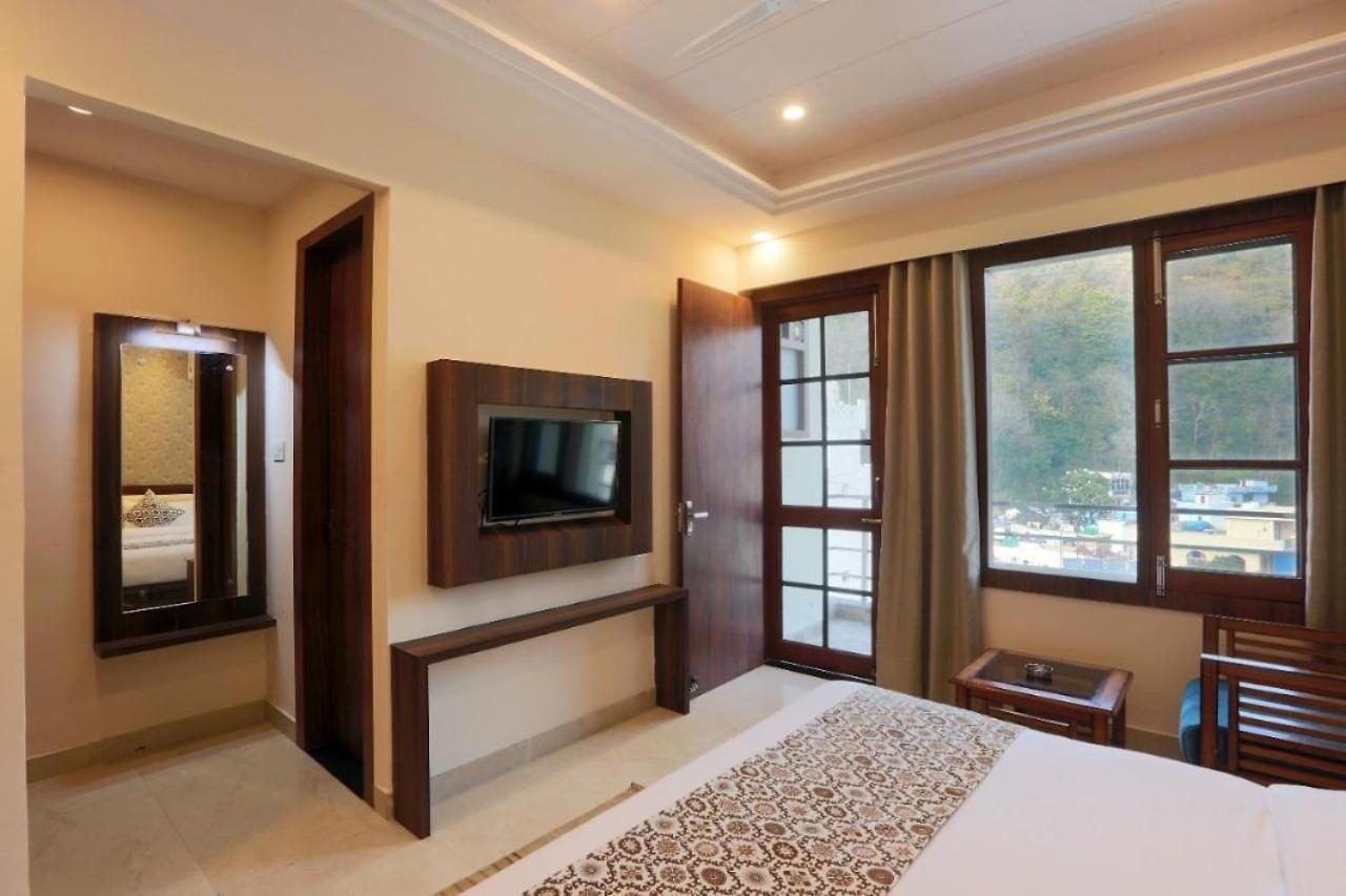 Bonfire Hostels Rishikesh Bagian luar foto