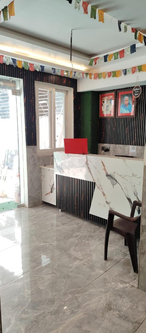 Bonfire Hostels Rishikesh Bagian luar foto