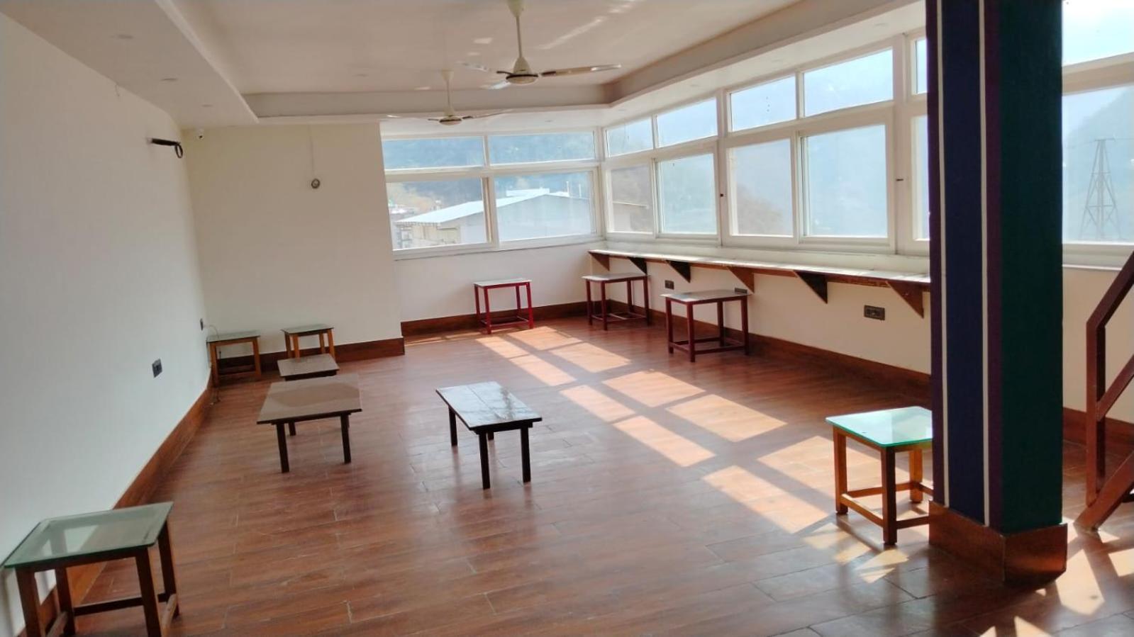 Bonfire Hostels Rishikesh Bagian luar foto