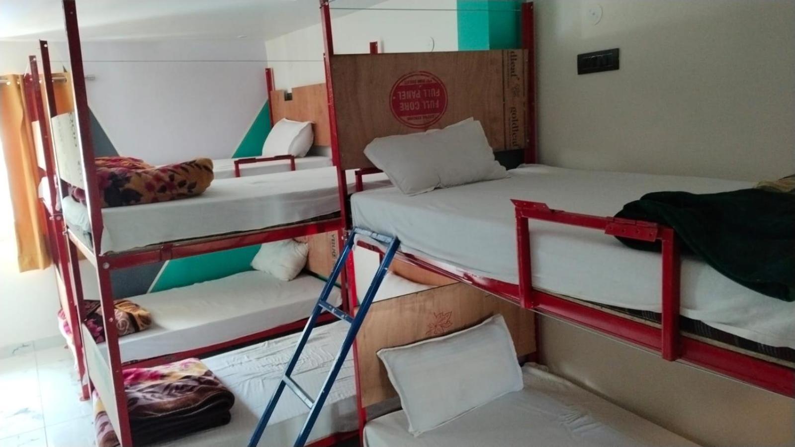 Bonfire Hostels Rishikesh Bagian luar foto