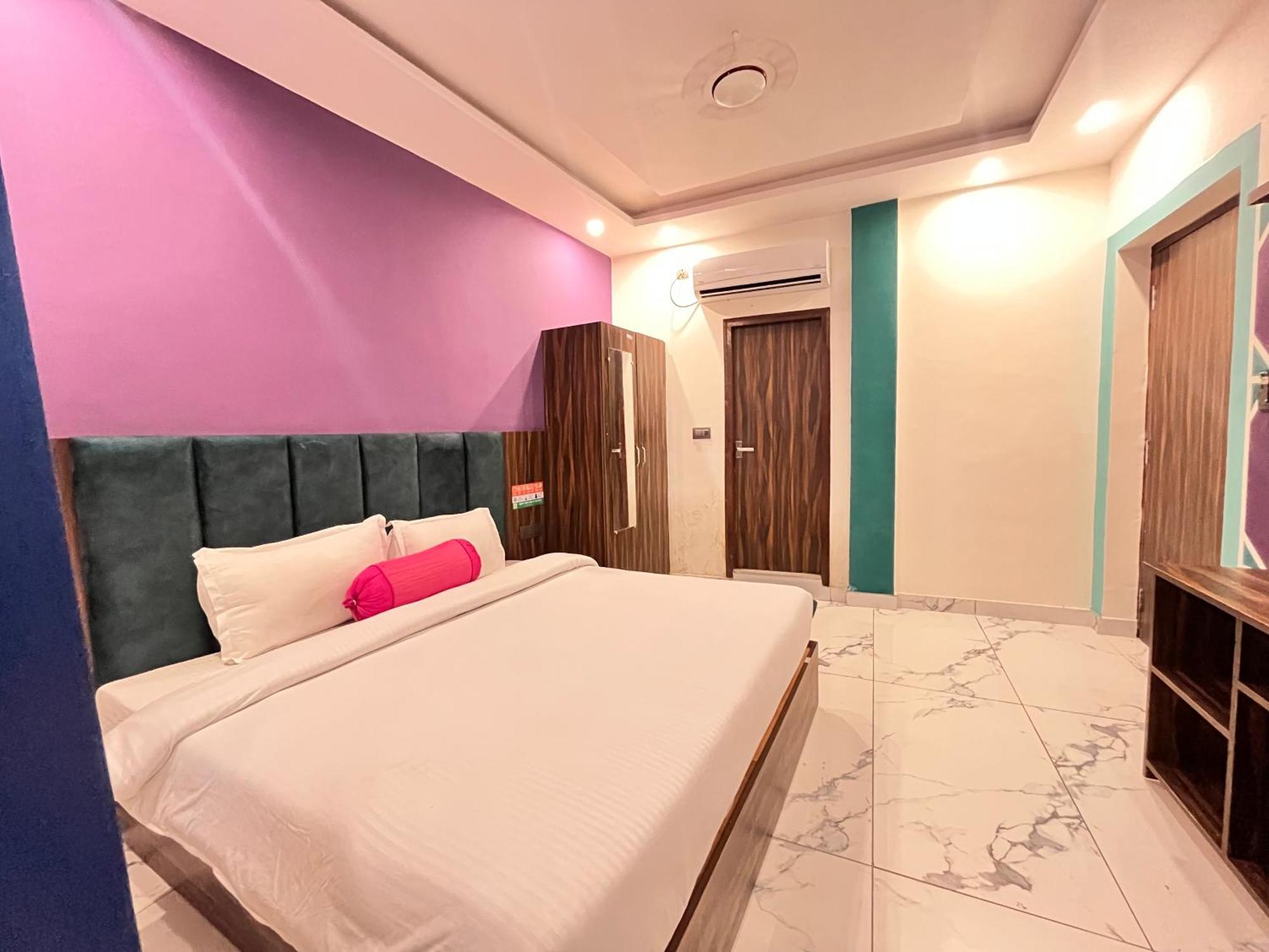 Bonfire Hostels Rishikesh Bagian luar foto