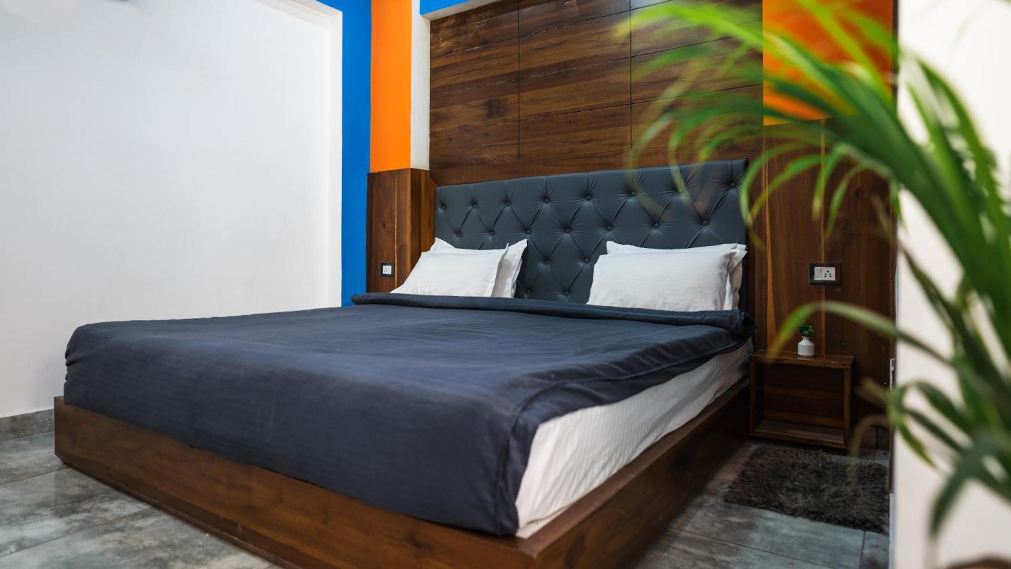 Bonfire Hostels Rishikesh Bagian luar foto