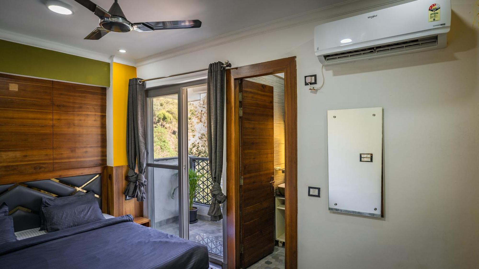 Bonfire Hostels Rishikesh Bagian luar foto