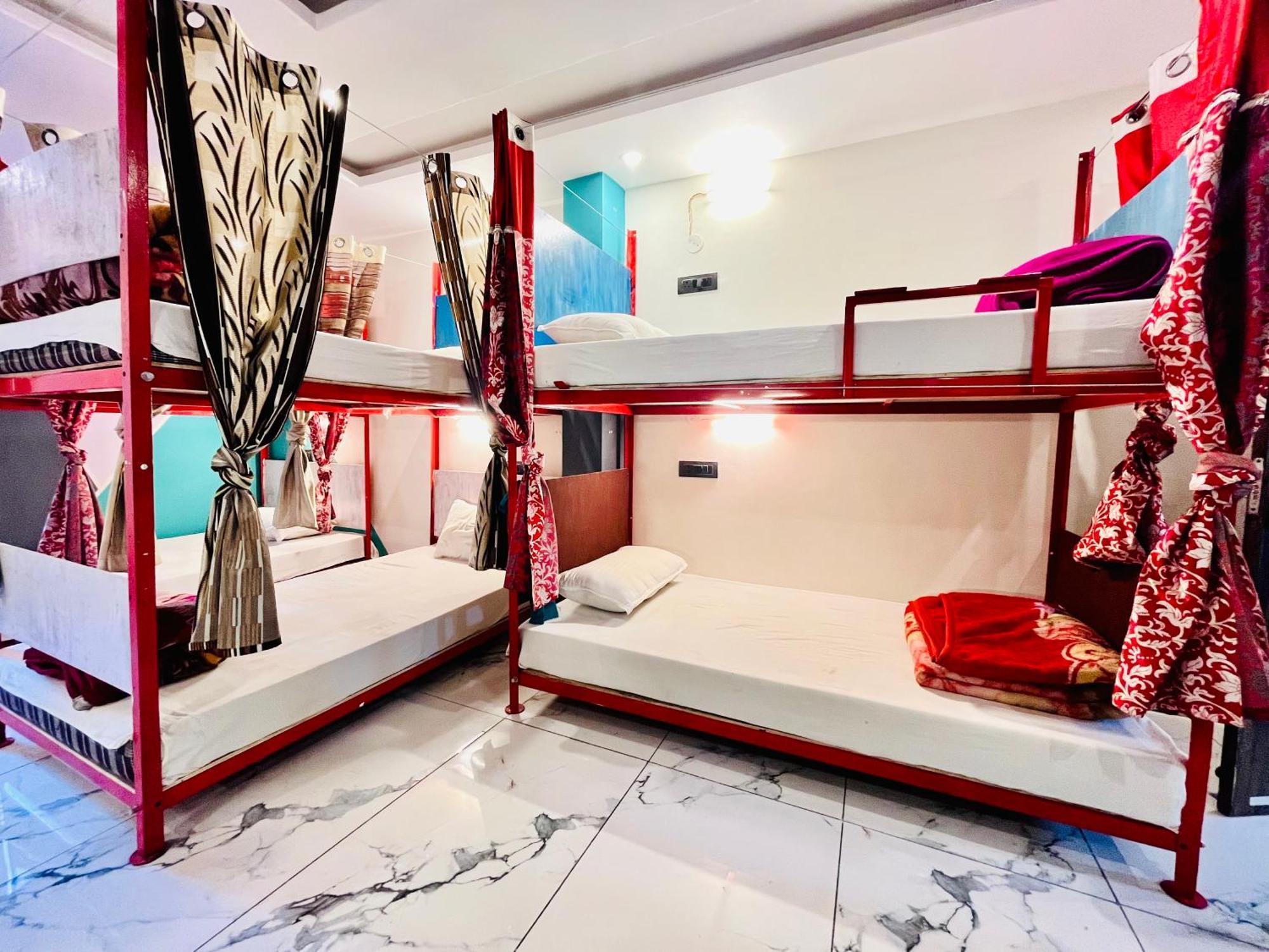 Bonfire Hostels Rishikesh Bagian luar foto